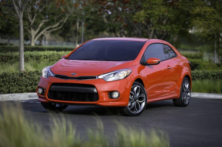  Kia Forte Koup 2014 года  (фото 8 из 17)